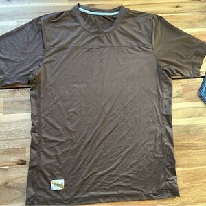Men’s Medium Tracksmith Twilight Tee in brown